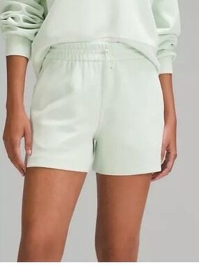 Lululemon Softstreme 4” Shorts Light Green (KOGR), Sz 10.